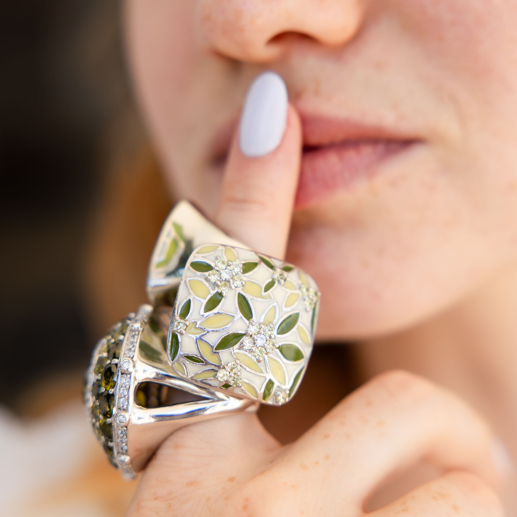 Erstaunlicher Damenring, Silber 925, mit grünem Emaille, mit grünen und farblosen Zirkonia