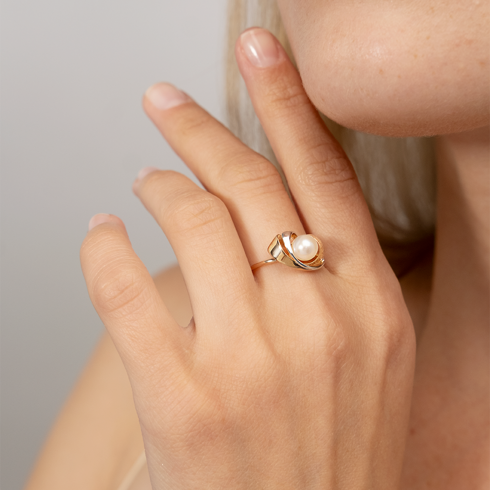 Damenring aus 585er Rot- / Weißgold mit Perle - Durchmesser ca. 6-7 mm