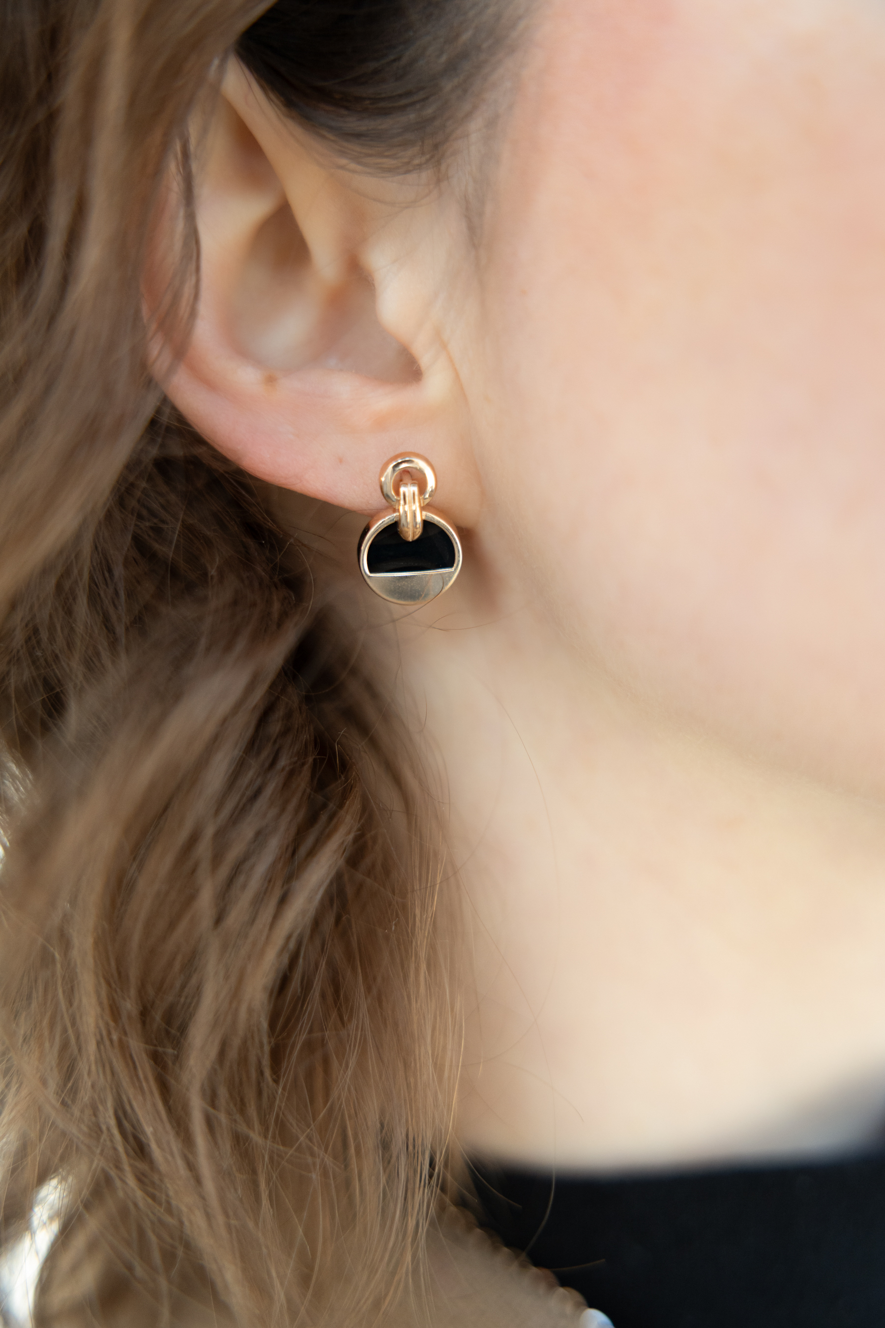 Ohrringe aus Rotgold 585, mit Onyx, Höhe ca.18 mm