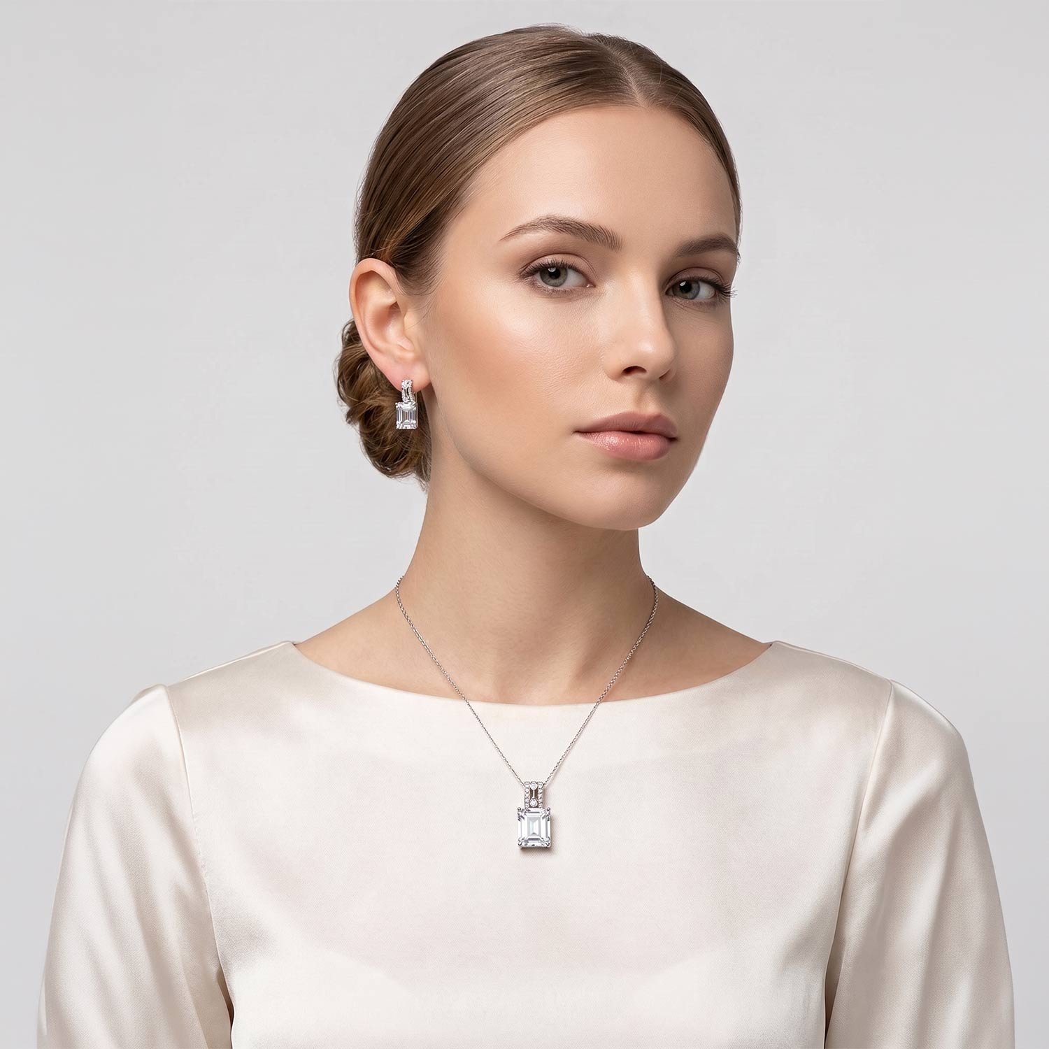 Set: Ohrringe + Anhänger aus 925 Silber mit Glaskristallen und Zirkonia